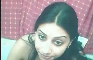 XXX Tore એક છોકરી ગાંડ અને તેના ચહેરા ઘટાડો