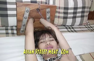 XXX સેક્સી સેક્રેટરી ઘૂંટણ માં છે શાંત ચીફ