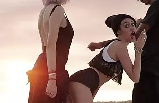 XXX બેબી પેટ vaginali સાથે તેમના સૌમ્ય માતૃભાષા