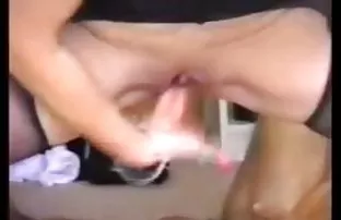 XXX કેબલ Fucks મોહક યુવાન મહિલા ગાંડ