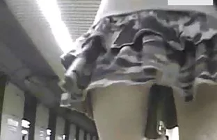 XXX જૂના દાદા fucked તેની રખાત અને તેની યુવાન પુત્રી