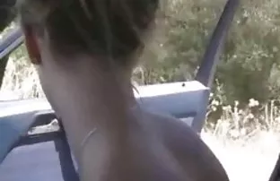 XXX સોનેરી બાંધી તેના બોયફ્રેન્ડ અને fucked તેના પ્રેમી સાથે