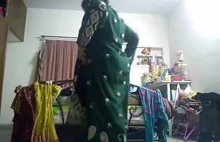 XXX Cutie ટોટી સકીંગ એક ઉત્સાહિત કોચ