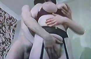 XXX વ્યક્તિ Fucks દુબળી પાતળી સ્ત્રી રશિયન શાકાહારી