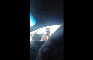 XXX યુવાન છોકરી સાથે મજા આવી રહી છે તેના pussy