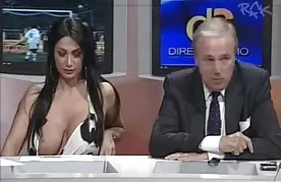 XXX રસદાર સોનેરી સારવાર phallus અને મજબૂત લોડો